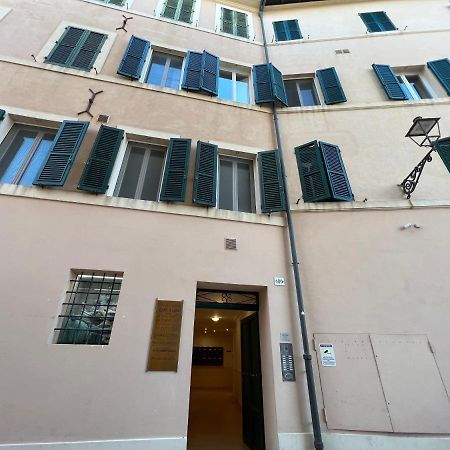 Effealatapartments - Appartamento Del Duca سينِغاليا المظهر الخارجي الصورة